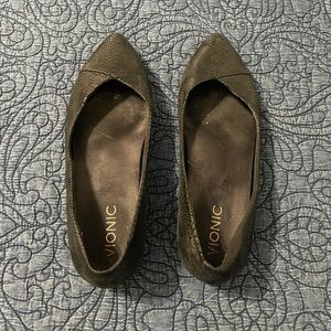 Vionic Flats
